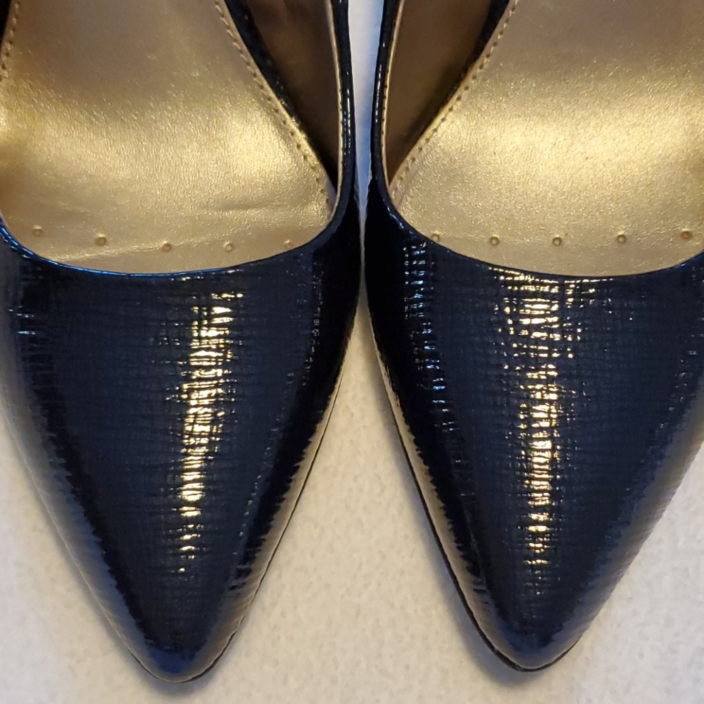 Shoes - Picture 4 of 4